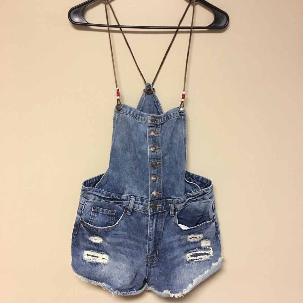 Jean jumper with buttons and cool thin straps